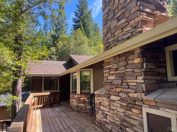 3rd image of 2163 Poppy Lane