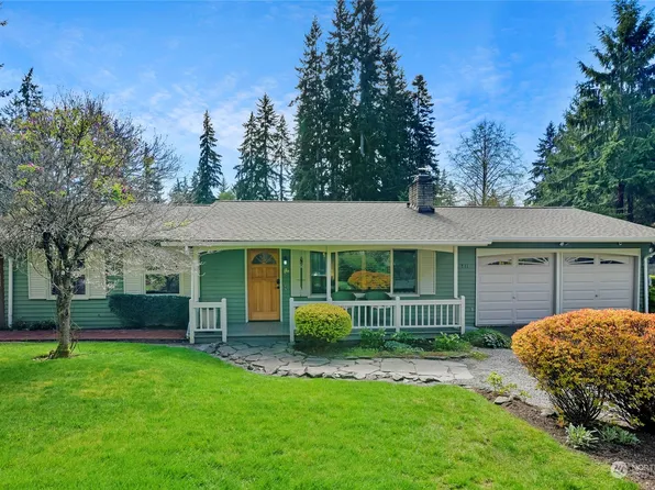 711 Deercliff Road NE, Bainbridge Island, WA 98110