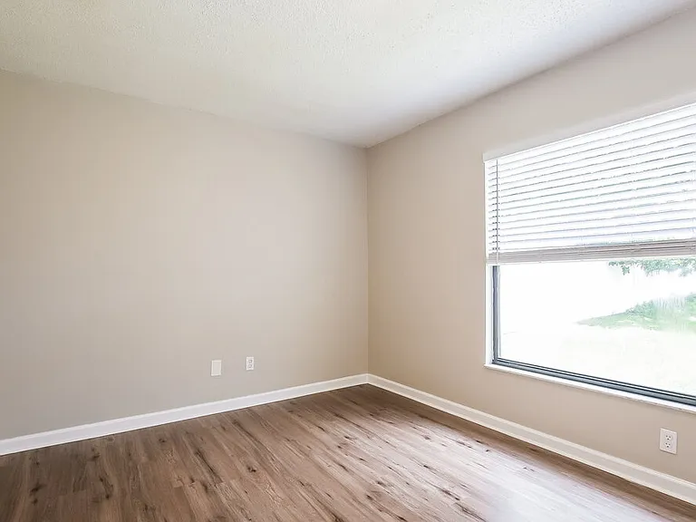8318 Mattituck Cir — Photo 12