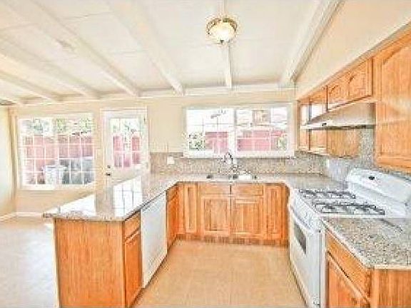5th image of 1779 Loyola Dr