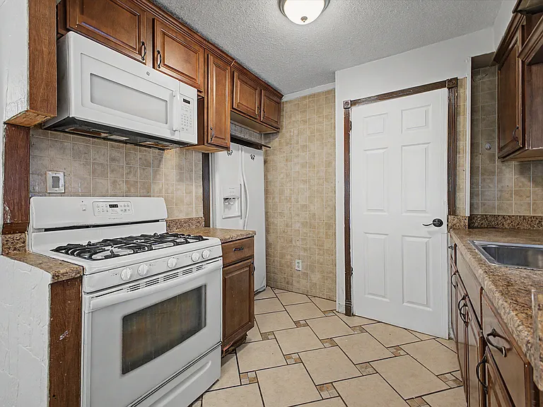 4580 Westland St — Photo 13
