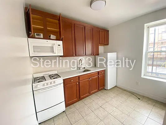Rented by Sterling Realty Solution Inc | media 15