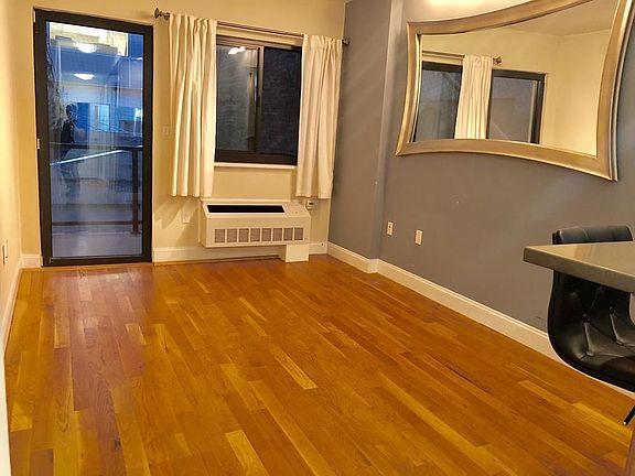 3rd image of 107 E 31st St APT 4B