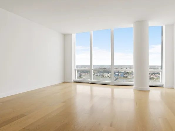 15 Hudson Yards image 2 of 14