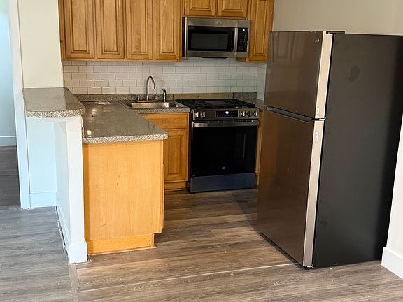 4th image of 9381 Neil Rd #B