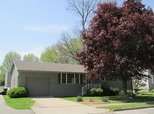 202 Doerr St, Roxana, IL 62084