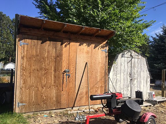 Wood/ Tool Shed