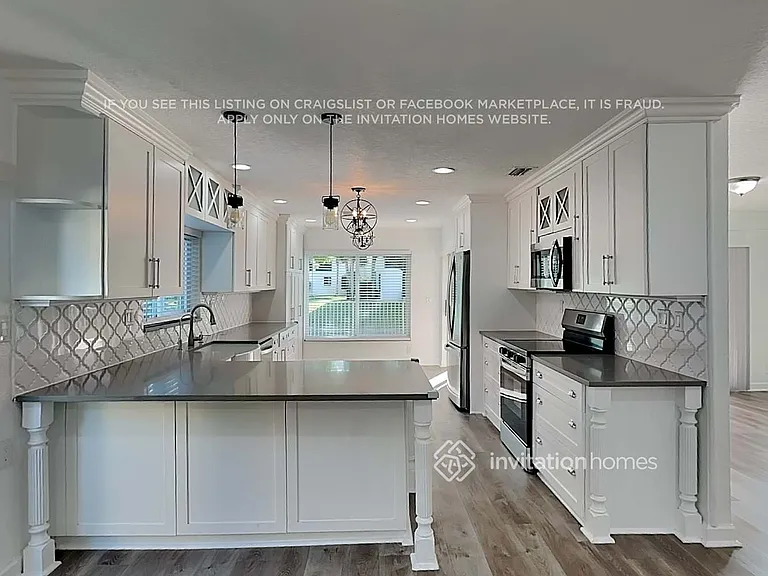 6340 NW 77th Ct — Photo 10