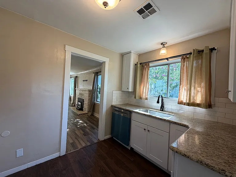 337 W 200 N — Photo 7