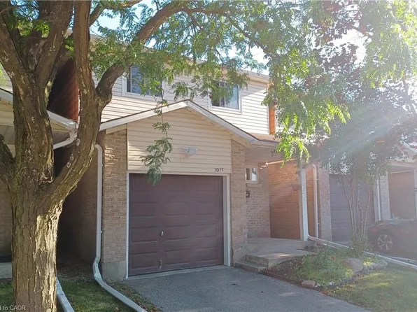 304 Bluevale St N #C, Waterloo, ON N2J 4G3