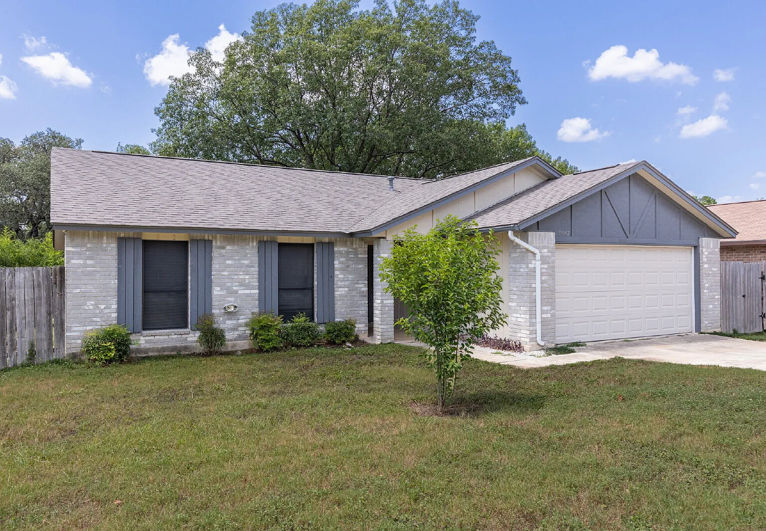 3 bed, 2.0 bath, 1326 sqft, $1,750 — Photo 2