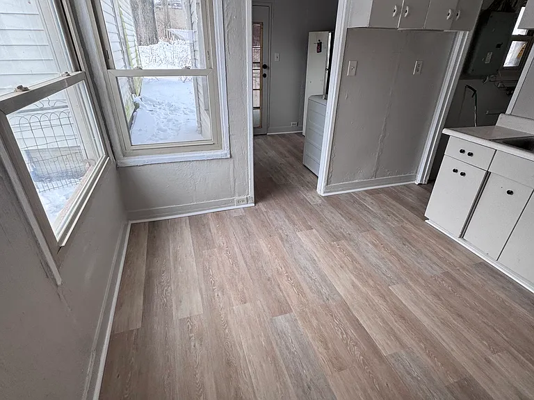 45 S Halloway St — Photo 5