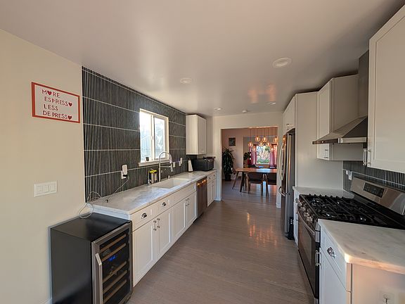 5th image of 4532 Reinhardt Dr