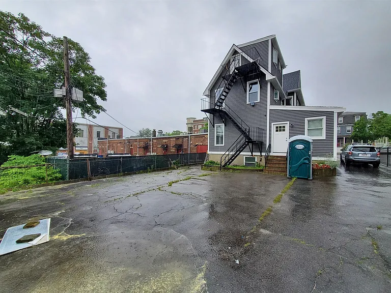 146 Highland Ave #1 — Photo 10