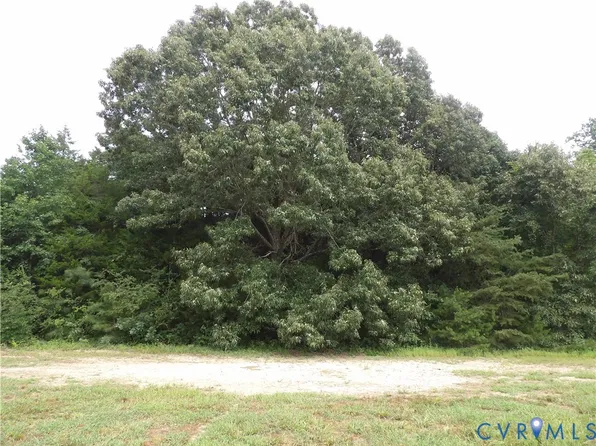 Francisco Ln, Crewe, VA 23930