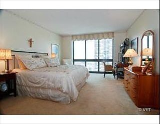5th image of 1530 N Dearborn Pkwy #20