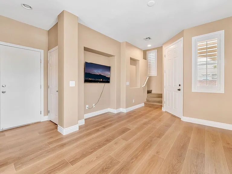 7616 Perla Del Mar Ave — Photo 4