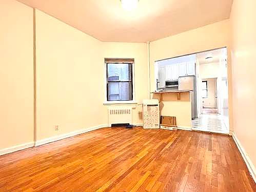 2nd image of 106 W 96th St APT 1B