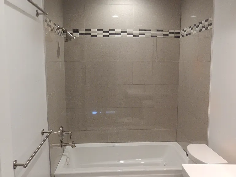 710 7th St SE #5BDRMS — Photo 17