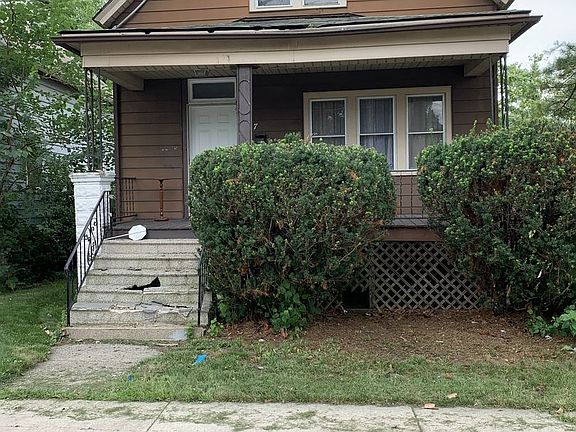 2nd image of 27 E 138th St