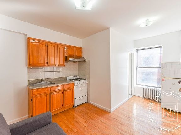 2nd image of 371 Broome St #22A