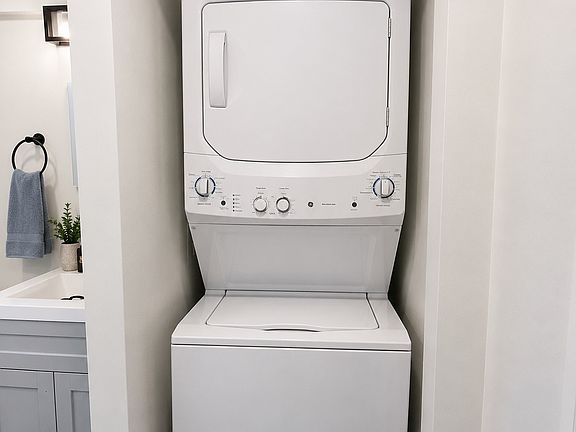 5th image of 339 Bunker Hill St #3