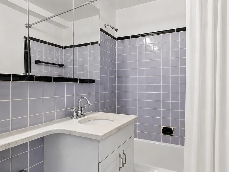 225 E 46th St #11E — Photo 4