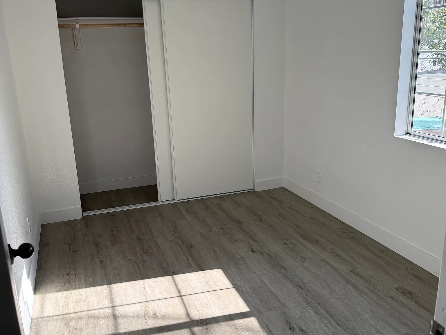 4114 1/2 City Terrace Dr — Photo 2