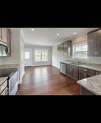 5th image of 3439 Fleeman Place Dr NE