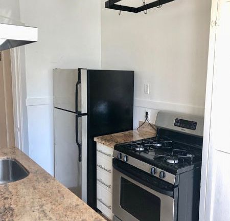 3rd image of 1375 Green St APT 7