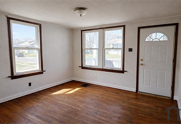 3rd image of 5824 Hodiamont Ave