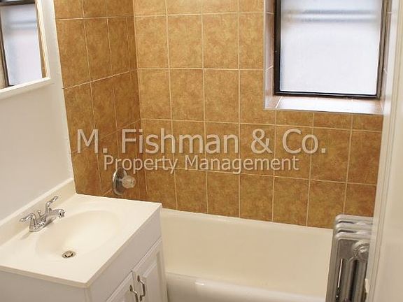 5th image of 2737 N Spaulding Ave APT 201
