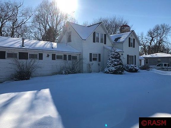 3rd image of 333 Main St E