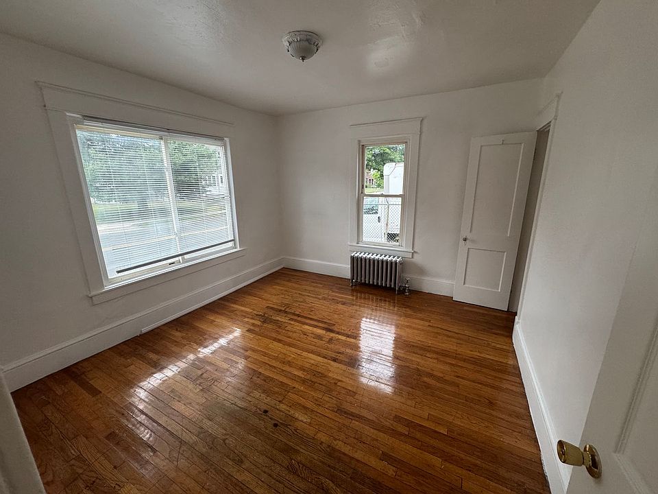 2nd image of 331-335 Allen St #331-1L