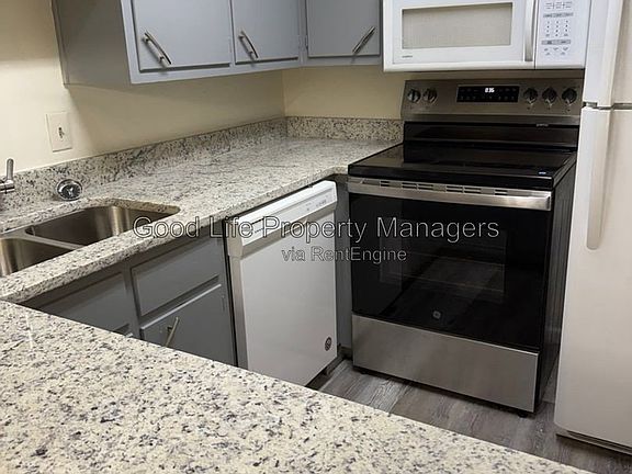 5th image of 1103 N 15th Ave #103