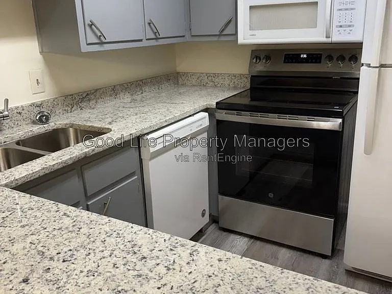 1103 N 15th Ave #103 — Photo 5