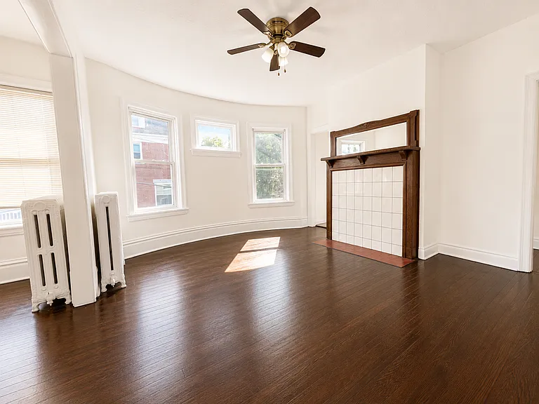 63 N Linwood Ave — Photo 7