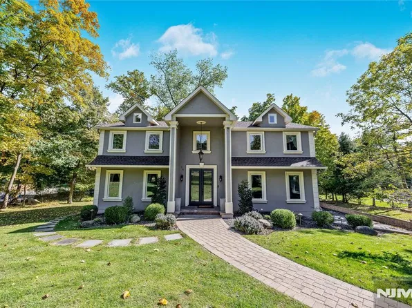 34 Carlough Road, Upper Saddle River, NJ 07458