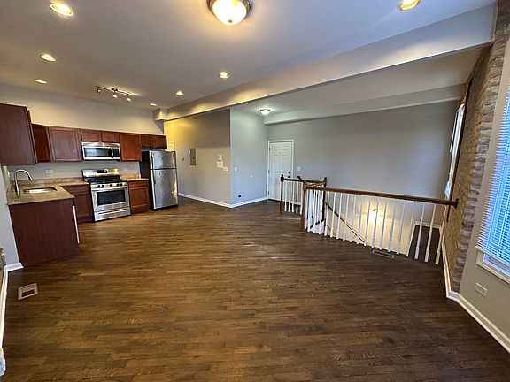 4th image of 1503 N California Ave #1B