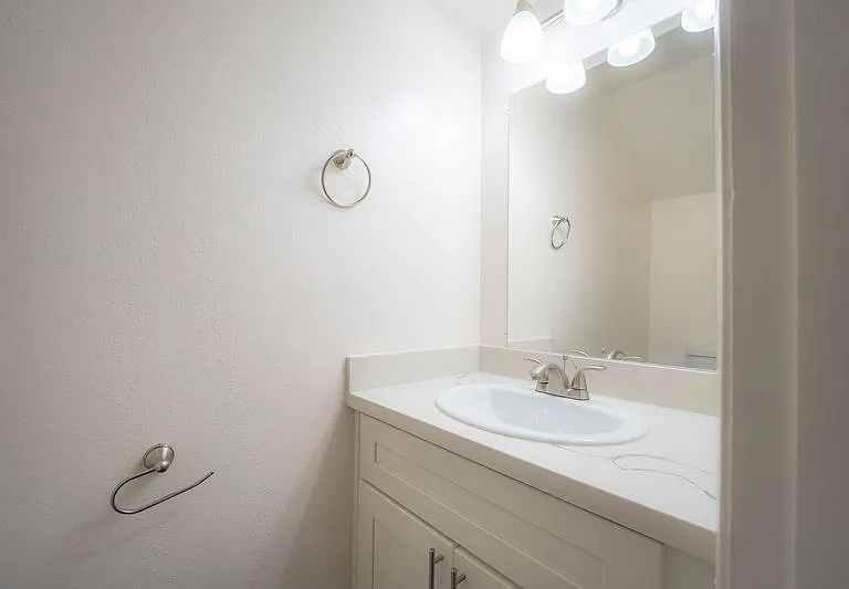 3040 Sunset Ave #5 — Photo 4