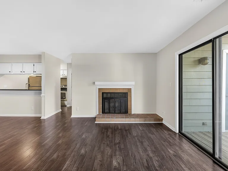 318 Queens Rd #14 — Photo 3