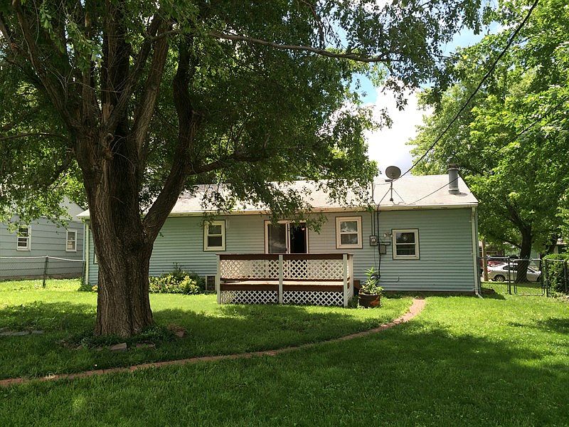 2nd image of 112 E Franklynn Ave
