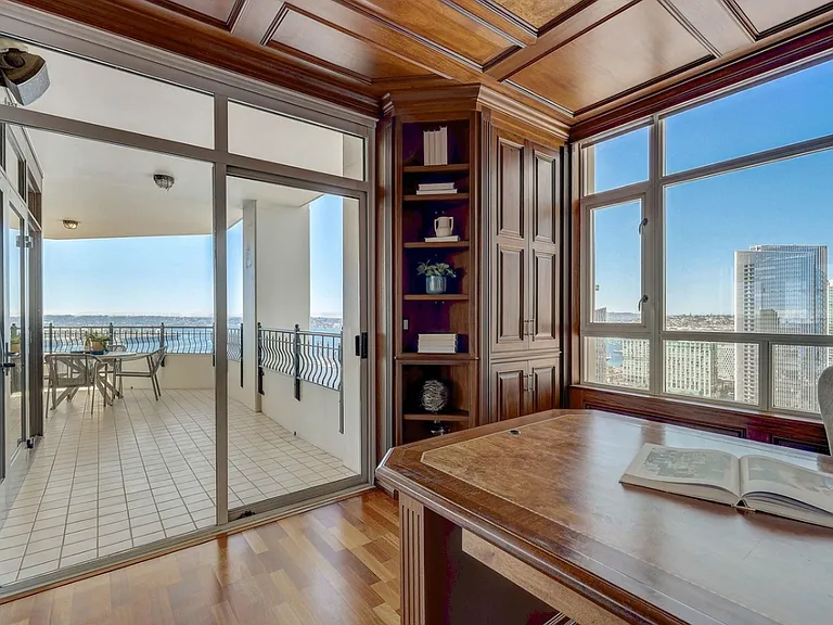 700 W Harbor Dr W #2902 — Photo 16
