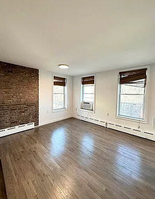 Rented by Amin Property Group Inc | media 3