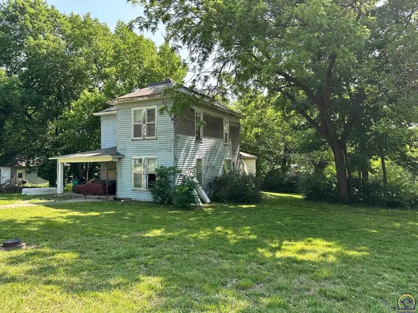 620 S Topeka Ave, Burlingame, KS 66413