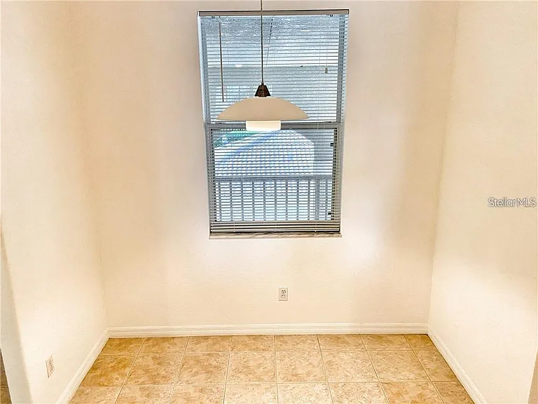 915 Fairwaycove Ln #208 — Photo 7