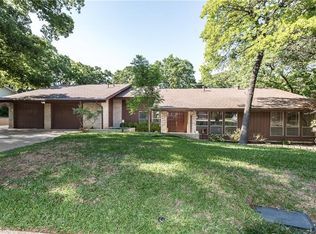 2211 Ravinia Dr, Arlington, TX 76012