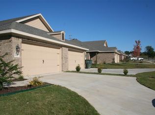 2795 N Seneca Ave, Fayetteville, AR 72704