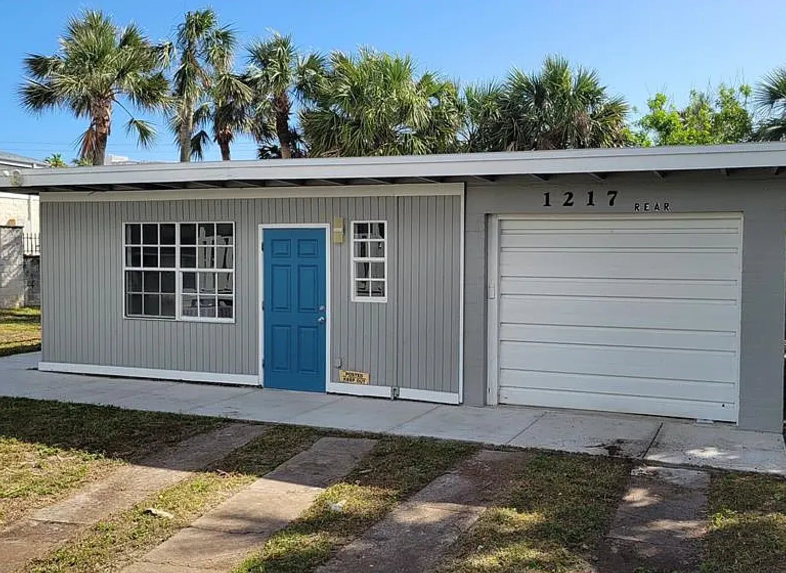 Studio, 400 sqft, $1,800 — Photo 1