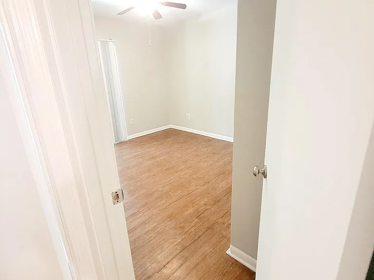 1422 Scales St #G — Photo 11
